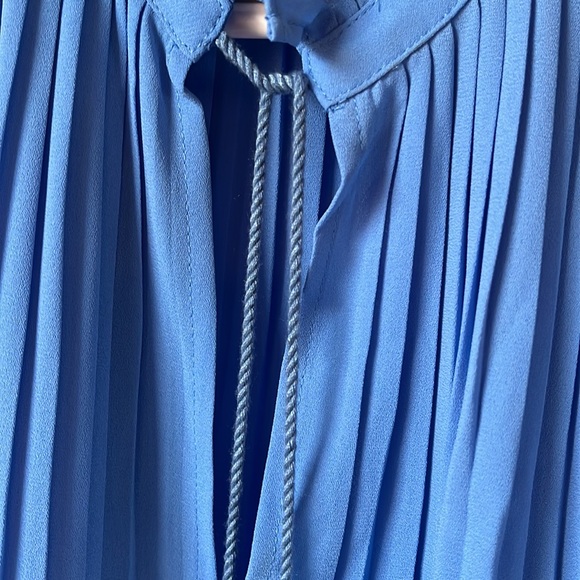 LOFT BLUE ACCORDION BLOUSE SIZE SM - Picture 5 of 6